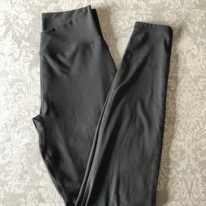 Alphalete Surface Path Laser Cut Legging